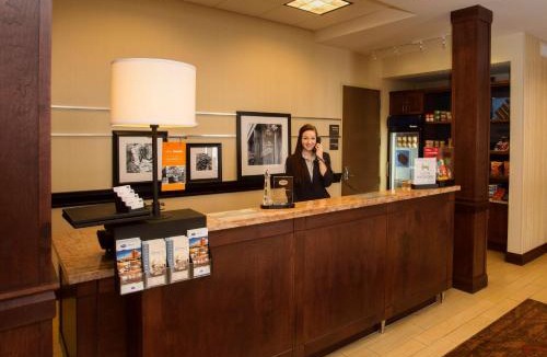 Upper Peninsula Michigan Hotel | Hampton Inn Marquette-Waterfront