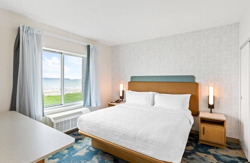 St Ignace Hotel | Hampton Inn St Ignace Lakefront Mackinac