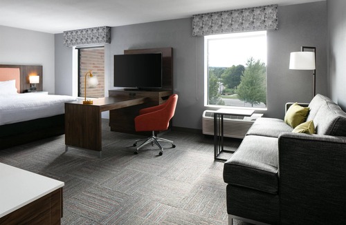 West Bend Hotel | Hampton Inn & Suites West Bend