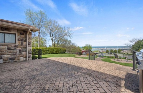 Lexington House | Harbor View! Walk Out The Door Into Downtown Lex!