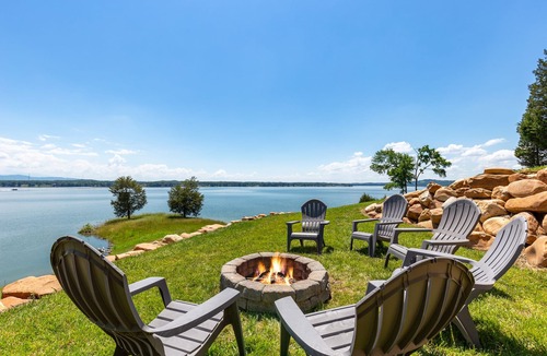 Baneberry Cabin | Hidden Cove | On Douglas Lake, Wraparound Porch