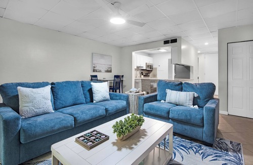 Pensacola House | Hidden treasure minutes from Pensacola Beach with large pool area!