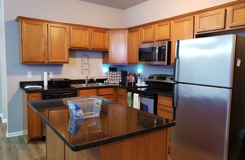 Shelby Township House | Hidden Tri-level Jewel Townhouse 3 min from Patridge Creek Mall