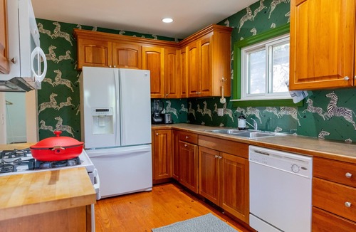 Clarkston Cottage | Historic 4-bedroom cottage with modern updates.
