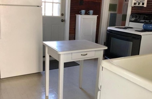 Ottawa Beach Cottage | Historic Cottage by Holland State Park and Lake Michigan Beach.