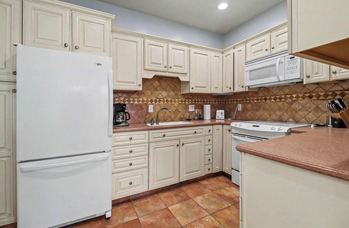 Manistee House | Historic Manistee Townhome near Downtown