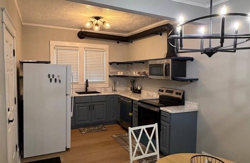 Tupelo Apartment | Historical Apartments #1&3 - Sleeps 6-12 in Tupelo