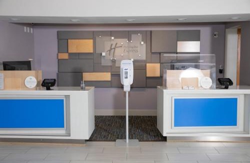 Napoleon Hotel | Holiday Inn Express - Toledo West - Napoleon by IHG