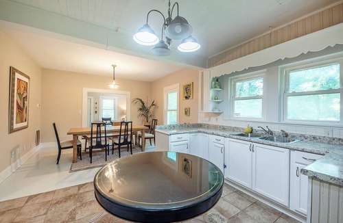 Alexander City House | Home away from home, very near Lake Martin