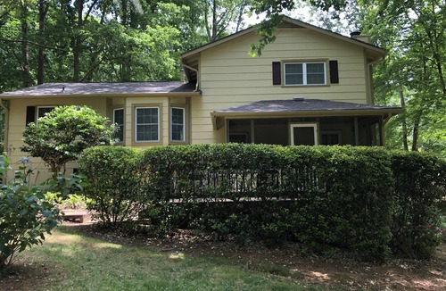 Lilburn House | Home Near Stone Mountain Park Minutes to Atlanta and FIFA.