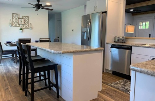 Middlebury House | HOT TUB | Beautiful Backyard Oasis|Newly Renovated