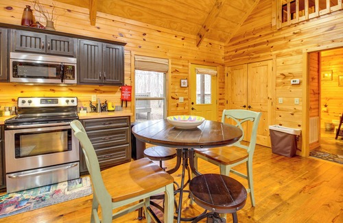 Mentone Cabin | Hot Tub + Fire Pit: Wooded Cabin Near DeSoto Park!