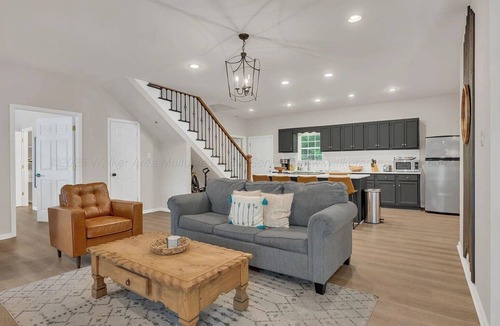 Jasper House | Hot Tub! Hidden Kayak Cove -2 Masters, Kayaks, Fire pit, & Game Room