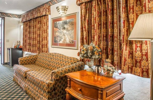 Holiday City Hotel | Howard Johnson by Wyndham Montpelier