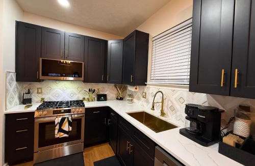 Union City House | ICON House DavDeme Luxury Stays Designer Retreat