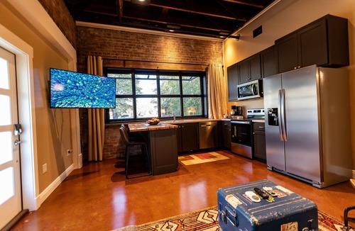 Laurel Apartment | Incognito #1: Ground Floor/Steps from the Scotsman General - Downtown Laurel