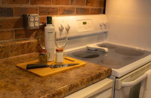 Laurel Apartment | Incognito #3 : Ground Floor/1 block from The Scotsman General Store