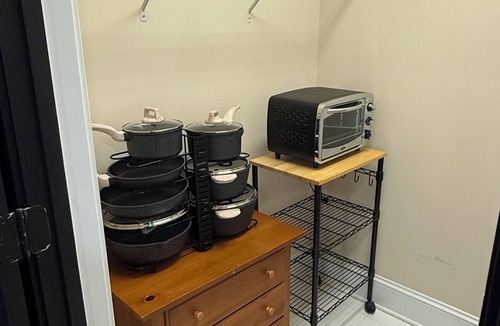 Inman Park Apartment | Inman Park Carriage House - 30 day min.