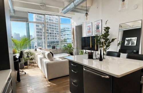 SoNo Apartment | Intentionally curated 1 bedroom dwelling in the heart of Atlanta.