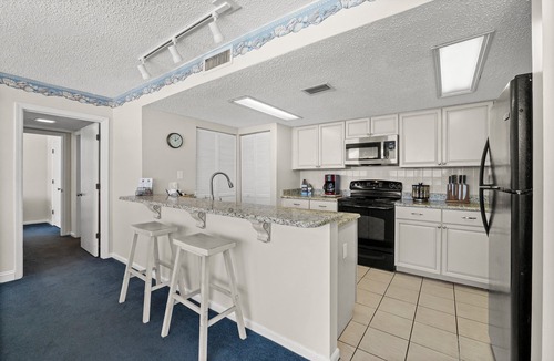 West Panama City Beach Condo | Irresistible! All Glass! Huge 1400 sq' 2b2b, 1:30p cst check in. Beach Service!