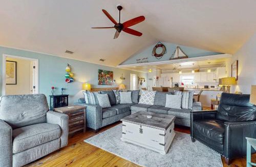 Silver Cay House | Island Gem on the Water With Private Dock Large Deck Gas Grill & WiFi - Dogs OK