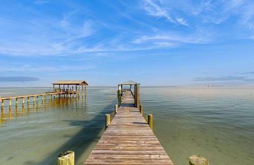 Silver Cay House | Island Gem on the Water With Private Dock Large Deck Gas Grill & WiFi - Dogs OK