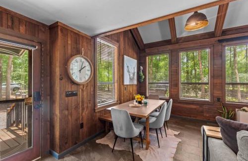 Jackson House | Jackson’s Urban Cabin Escape