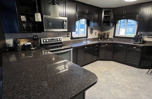 Iron Mountain House | Jacuzzi suite bungalow