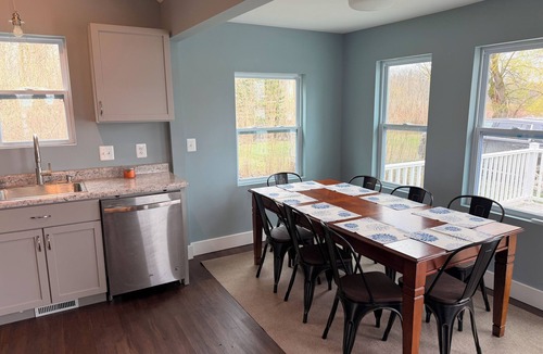 Allenton Cottage | Kal’s Cabin: Adorable 2 bedroom cottage in Dryden on an all sports lake