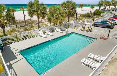 Panama City Beach Hotel | King Room | Palm & Tide | Lobby Marketplace | Steps to the Sand