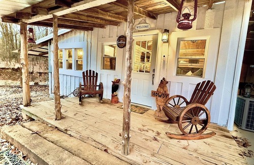 Independence Cabin | King Suite & Bunkhouse - Deer Camp - WiFi - Grill