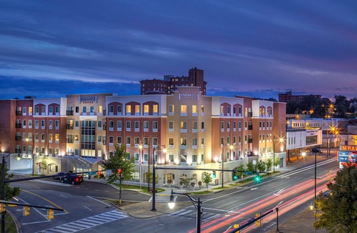 Montgomery Condo | King Suite. Free Breakfast. Outdoor Pool. Gym. Close to Maxwell Air Force Base!