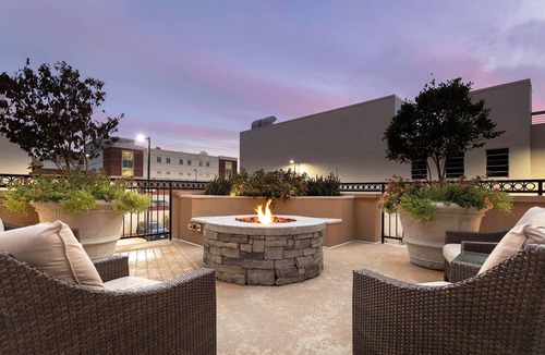 Montgomery Condo | King Suite. Free Breakfast. Outdoor Pool. Gym. Close to Maxwell Air Force Base!