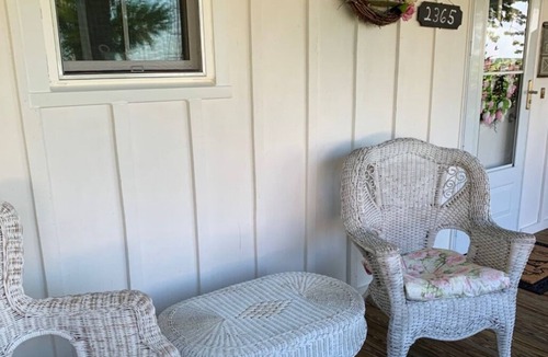 Jasper House | Koelsch Farm Homestead Cottage, Experience Farm Living, Great for Families!