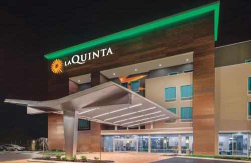 Cleveland Hotel | La Quinta Inn & Suites by Wyndham Cleveland near Lee Univ
