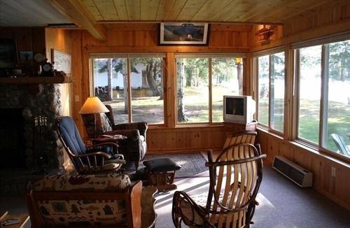 Cedar Cottage | LABOR DAY DISCOUNT Best View on Lake Leelanau, Autumn color weekend specials