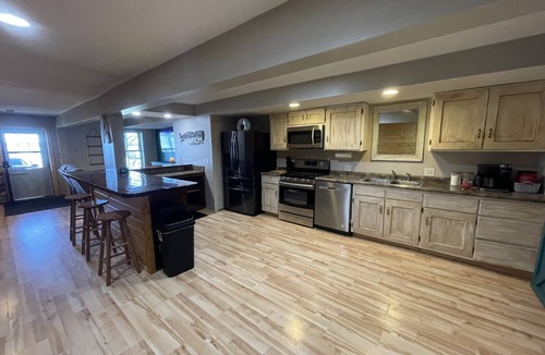 Bear Lake House | Lake Front- Cedar Sauna - Arcade - Kayaks - Sleeps 8- Hopkins Park- Bear Lake