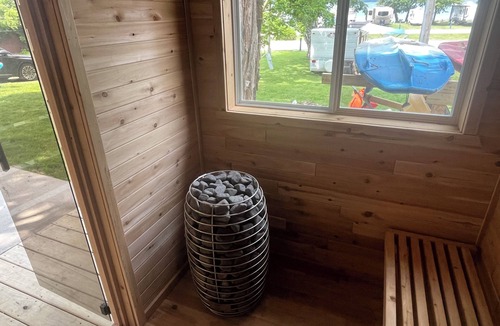 Bear Lake House | Lake Front- Cedar Sauna - Arcade - Kayaks - Sleeps 8- Hopkins Park- Bear Lake