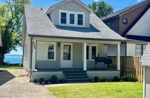 Anchorville House | Lake Front completely updated 3 bedroom 2 bath house
