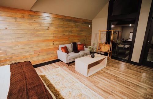 Cedar Bluff Resort | Lake Front Modern Cabin: Hot Tub, TV, & Lake Views