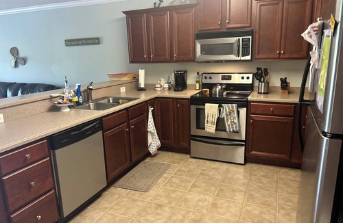 Alexander City Condo | Lake Martin Condo Getaway . Charming 3 bedroom Condo with view of the lake