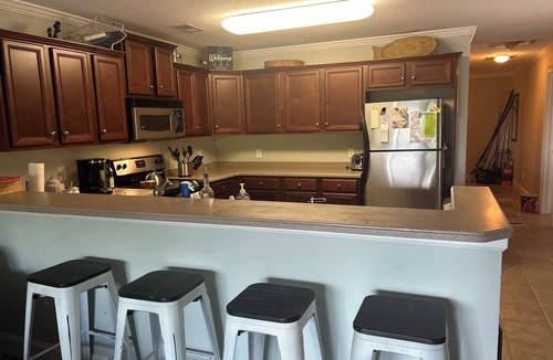 Alexander City Condo | Lake Martin Condo Getaway . Charming 3 bedroom Condo with view of the lake