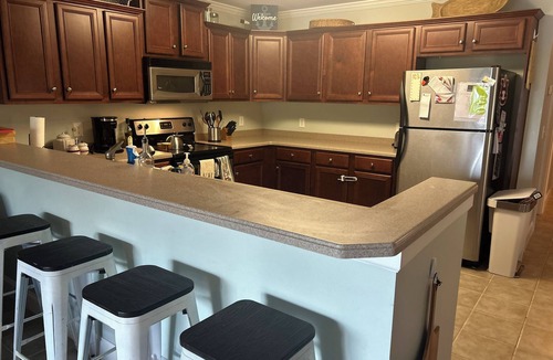 Alexander City Condo | Lake Martin Condo Getaway . Charming 3 bedroom Condo with view of the lake