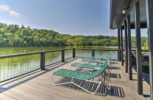 Jacksons' Gap House | Lake Martin Dock House with Fire Pit, Game Room, Deck