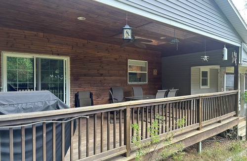 Bear Lake House | Lake Michigan Getaway Near Pierport Beach, Arcadia Bluffs & Stargazing