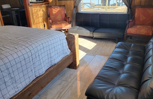 Tiptonville Cabin | lake shower house with private boat dock free coffee wifi parking boat parking.