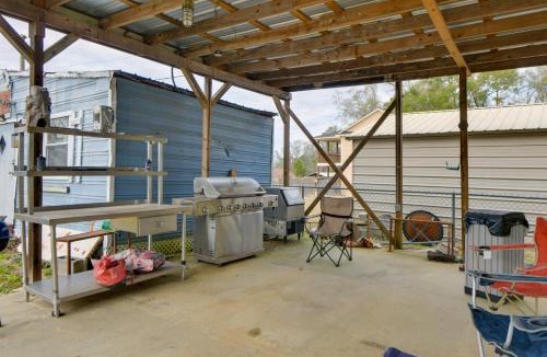 Fort Gaines House | Lake Views + Dock Access: Georgetown Group Getaway