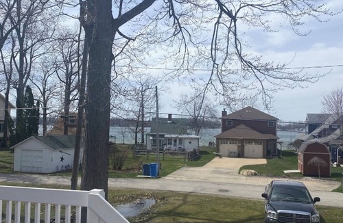 Manitou Beach-Devils Lake House | Lake Views from Great Deck, newly remodeled, Family members of all ages