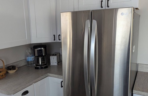 Hale Cottage | Lakefront 2-bed 2 bath, Boat,Beach,AC, wifi & newly renovated. Sun to Fri only