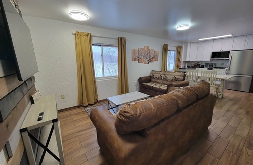 Upson House | LAKEFRONT 5-bedroom Chateau Getaway at Whitecap Mountains Resort Units 2 & 4